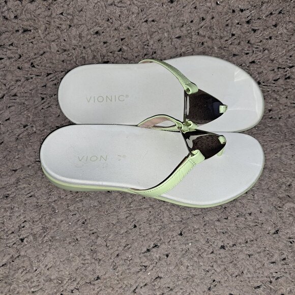 VIONIC-Thongs/Flip Flops-Pale Green Patent/Silver Medallion-Sz 36-5/6-Excellent - Picture 7 of 8